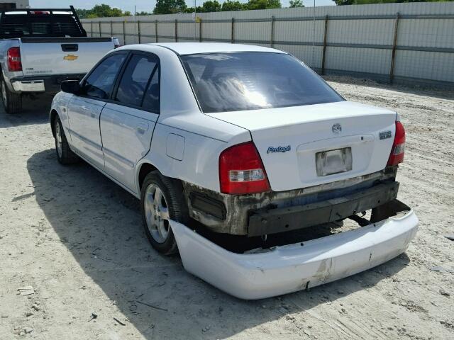 JM1BJ226721623275 - 2002 MAZDA PROTEGE DX WHITE photo 3