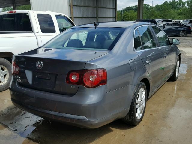 3VWRL71KX9M154245 - 2009 VOLKSWAGEN JETTA TDI GRAY photo 4