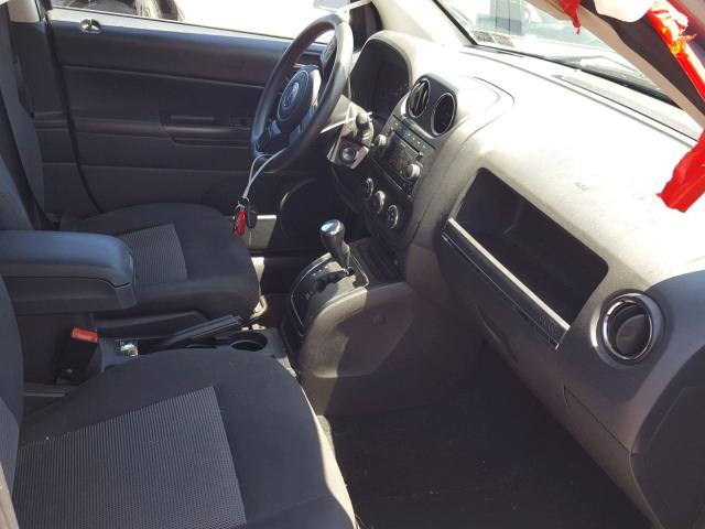 1J4NF1FB5BD235129 - 2011 JEEP COMPASS SP GRAY photo 5