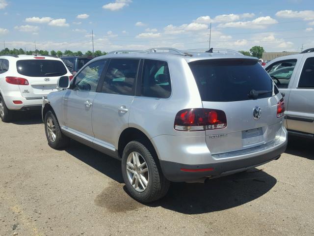 WVGBF7A9XAD003264 - 2010 VOLKSWAGEN TOUAREG V6 SILVER photo 3