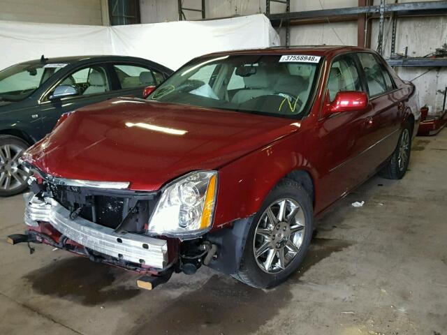 1G6KD5EY1AU126034 - 2010 CADILLAC DTS LUXURY RED photo 2