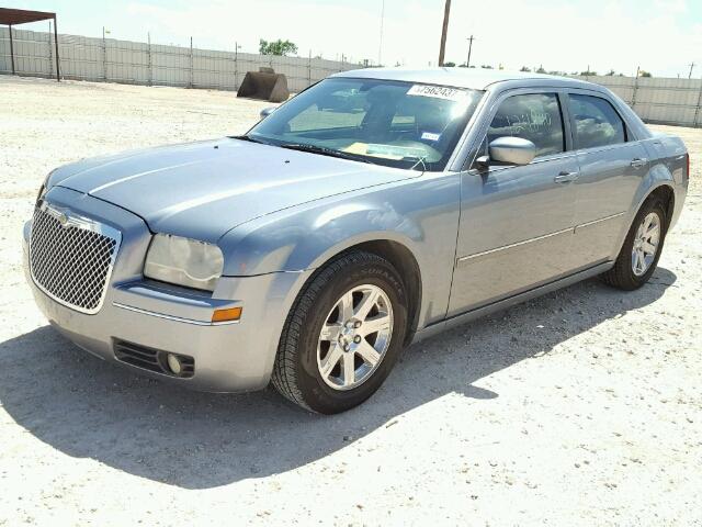 2C3KA53G36H254371 - 2006 CHRYSLER 300 SILVER photo 2