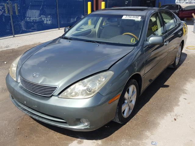 JTHBA30G155131872 - 2005 LEXUS ES 330 GREEN photo 2