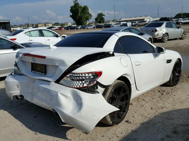 WDDPK4HA4EF083116 - 2014 MERCEDES-BENZ SLK 250 WHITE photo 4