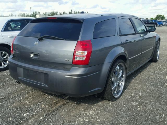 2D4GV58225H510455 - 2005 DODGE MAGNUM R/T GRAY photo 4