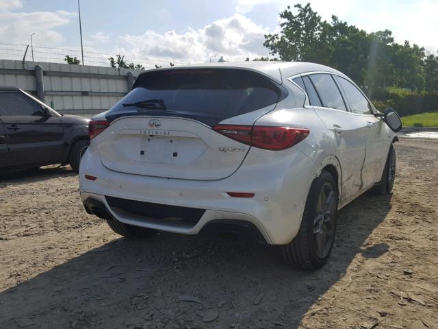 SJKCH5CP2HA027053 - 2017 INFINITI QX30 BASE WHITE photo 4