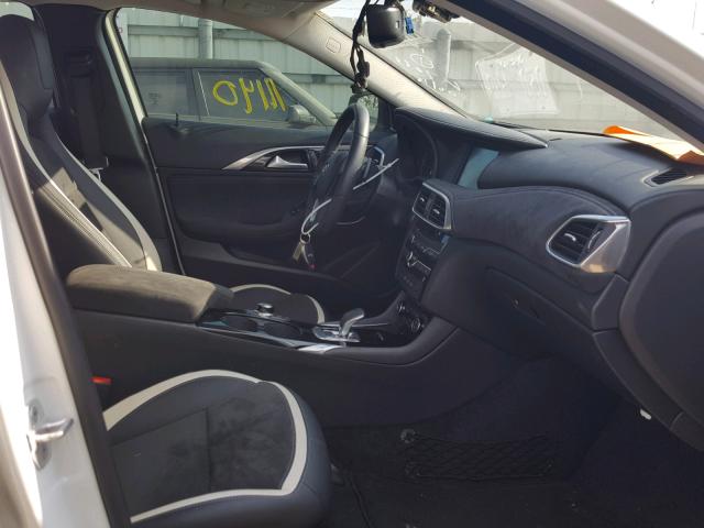 SJKCH5CP2HA027053 - 2017 INFINITI QX30 BASE WHITE photo 5