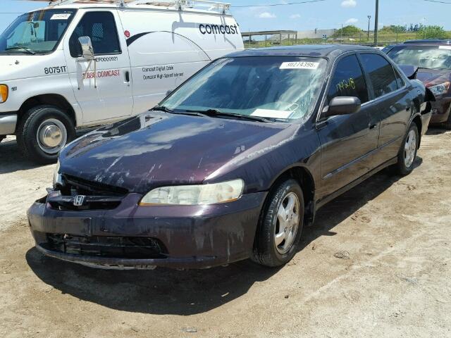 1HGCG5650WA065010 - 1998 HONDA ACCORD EX PURPLE photo 2