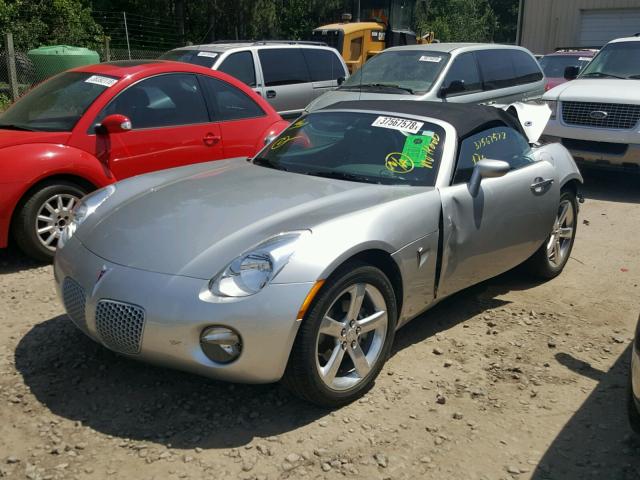 1G2MB33B16Y105929 - 2006 PONTIAC SOLSTICE SILVER photo 2