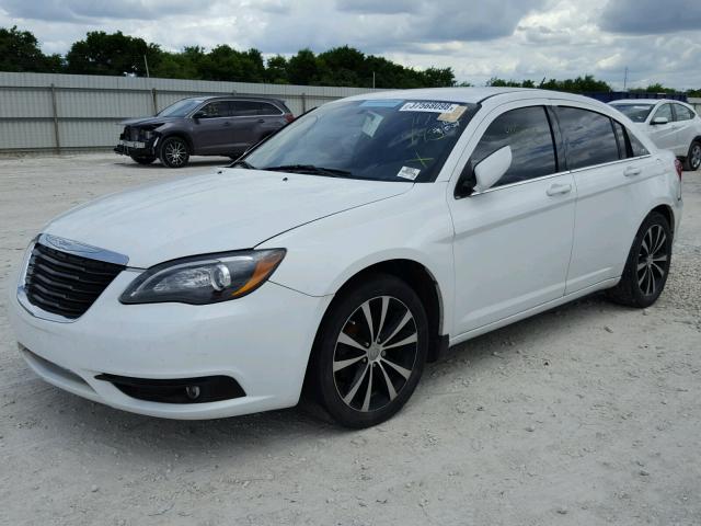 1C3CCBBG4DN717945 - 2013 CHRYSLER 200 TOURIN WHITE photo 2