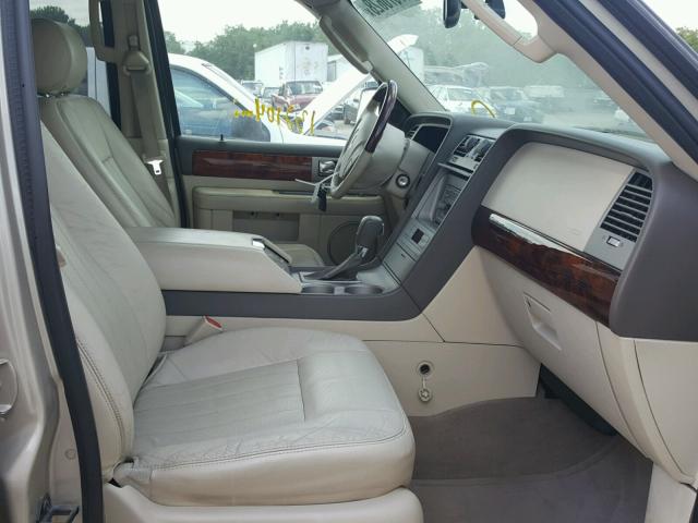 5LMFU28R84LJ16296 - 2004 LINCOLN NAVIGATOR TAN photo 5