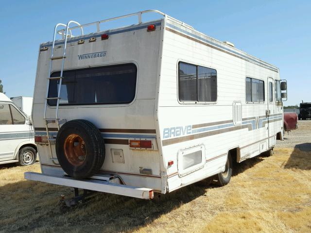 1GBJP37W2B3319501 - 1981 CHEVROLET P30 WHITE photo 4