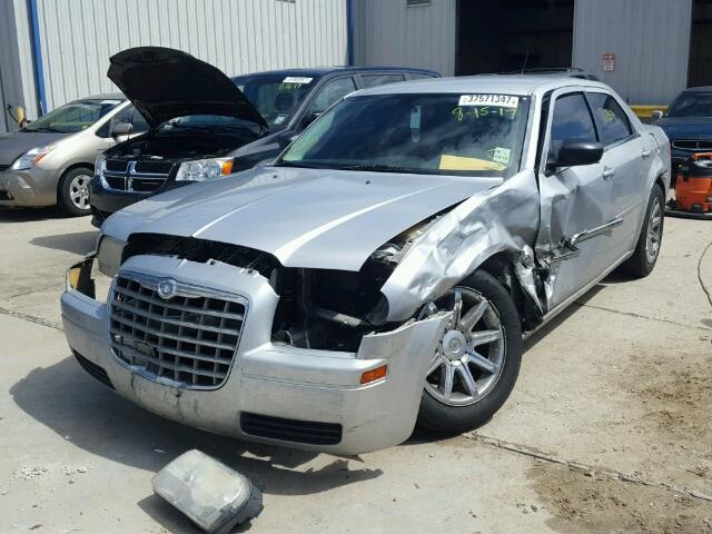 2C3KA43R48H145934 - 2008 CHRYSLER 300 LX SILVER photo 2