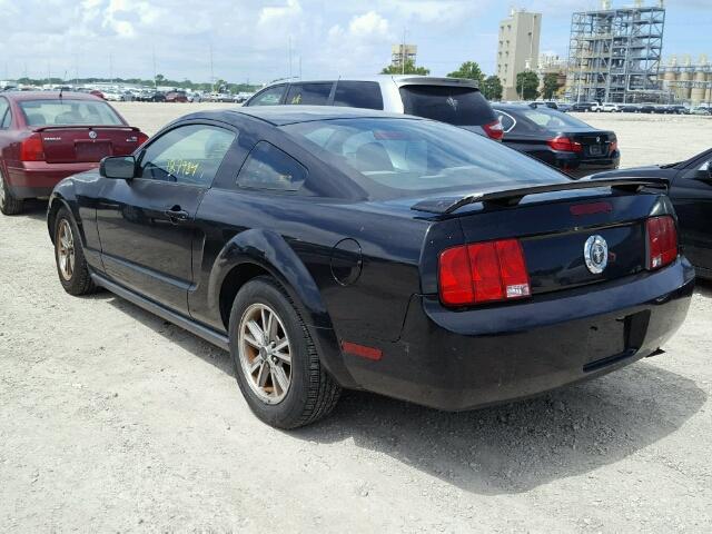 1ZVFT80N555237831 - 2005 FORD MUSTANG BLACK photo 3