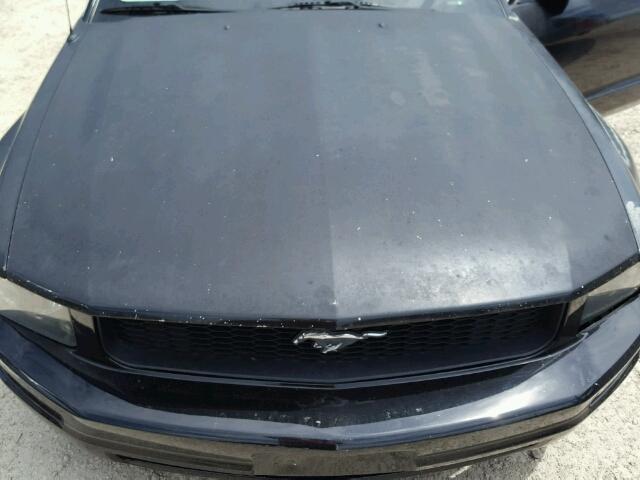 1ZVFT80N555237831 - 2005 FORD MUSTANG BLACK photo 7