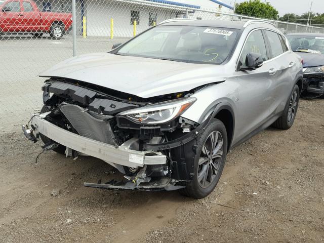 SJKCH5CR6HA024769 - 2017 INFINITI QX30 BASE SILVER photo 2