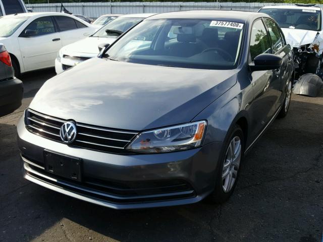 3VW2K7AJXFM225516 - 2015 VOLKSWAGEN JETTA BASE GRAY photo 2