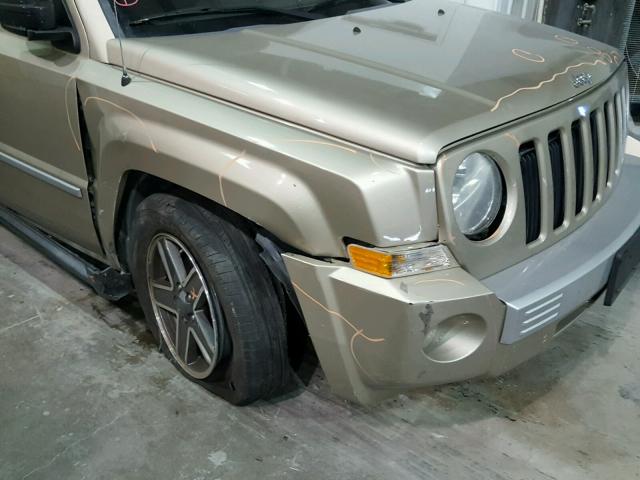 1J8FF48B09D152610 - 2009 JEEP PATRIOT LI SILVER photo 9