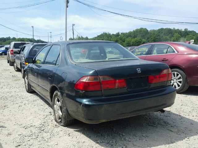 1HGCG6679WA059438 - 1998 HONDA ACCORD GREEN photo 3