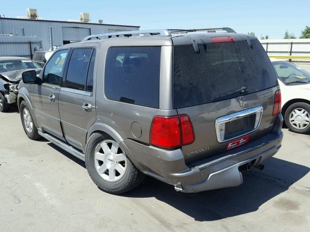 5LMFU27R94LJ35845 - 2004 LINCOLN NAVIGATOR GRAY photo 3