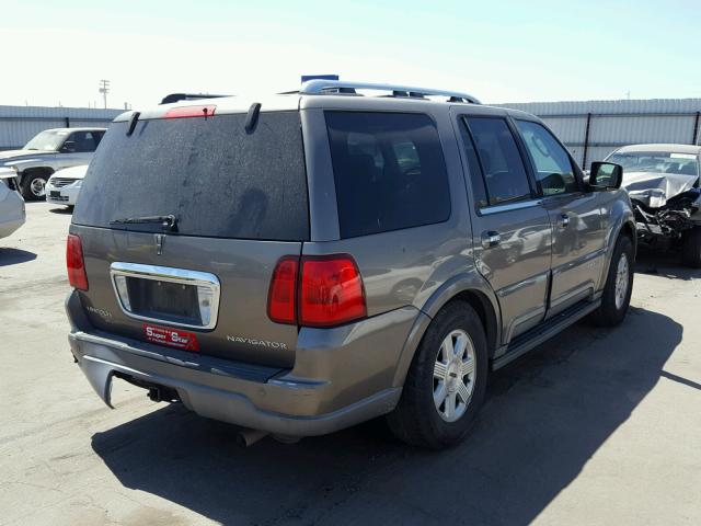 5LMFU27R94LJ35845 - 2004 LINCOLN NAVIGATOR GRAY photo 4