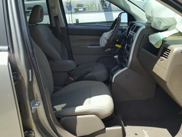 1J8FT47W98D525820 - 2008 JEEP COMPASS SP BEIGE photo 5