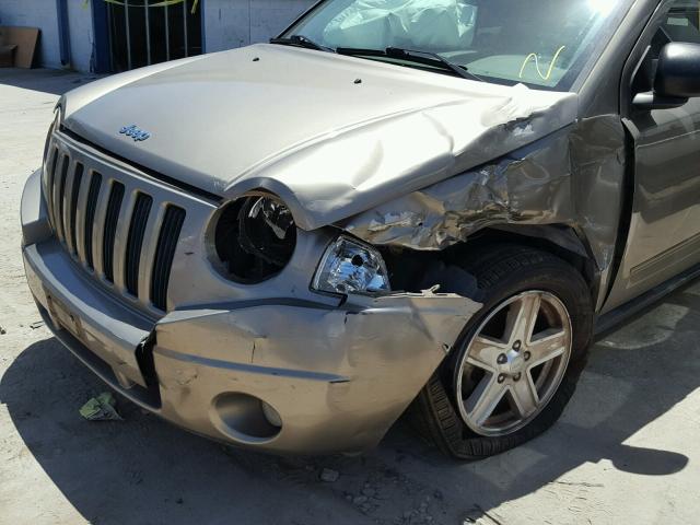 1J8FT47W98D525820 - 2008 JEEP COMPASS SP BEIGE photo 9