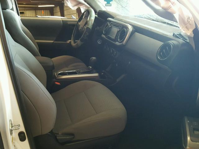 3TMCZ5AN1HM045872 - 2017 TOYOTA TACOMA DOU თეთრი ფოტო 5