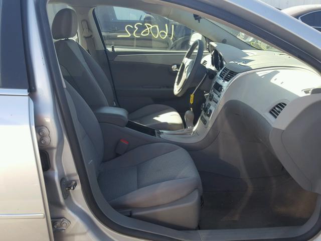 1G1ZG57B59F218459 - 2009 CHEVROLET MALIBU LS Gümüş foto 5