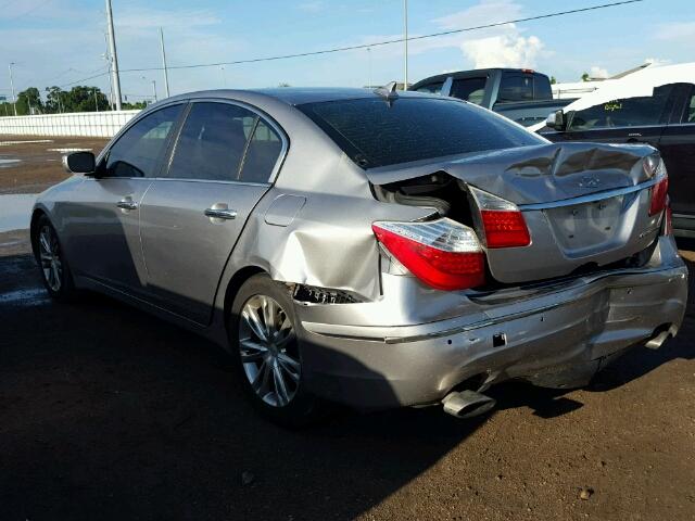 KMHGC4DFXBU124666 - 2011 HYUNDAI GENESIS 4. SILVER photo 3