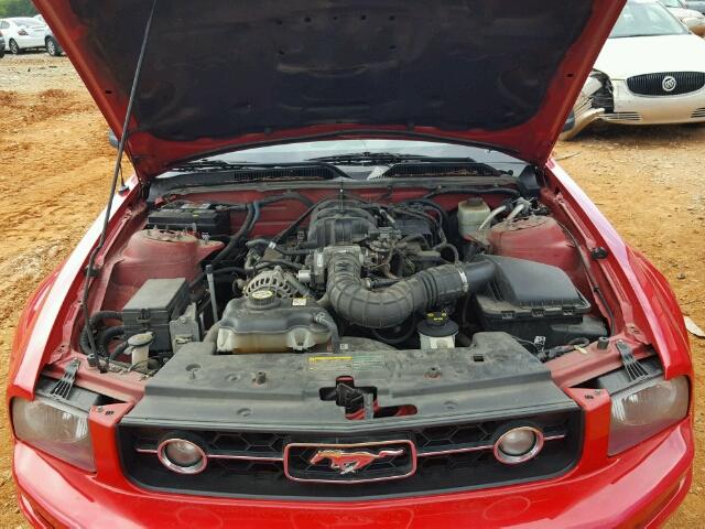 1ZVFT80N065230058 - 2006 FORD MUSTANG RED photo 7