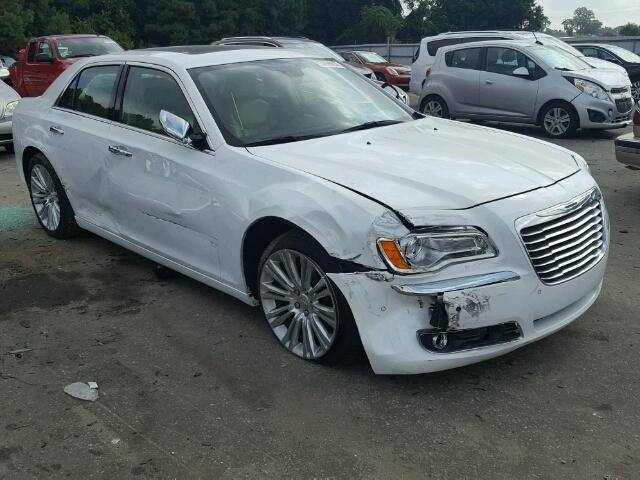 2C3CA6CT8BH536667 - 2011 CHRYSLER 300C WHITE photo 1