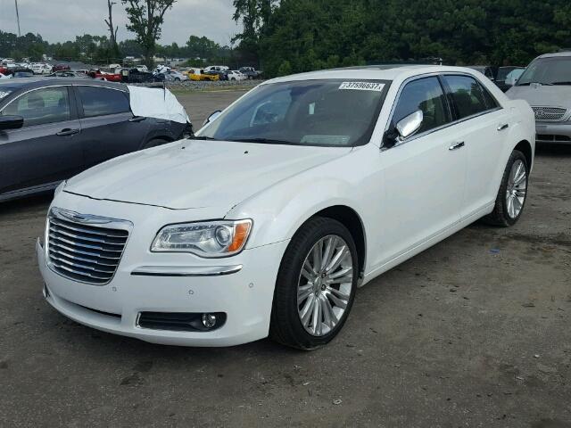 2C3CA6CT8BH536667 - 2011 CHRYSLER 300C WHITE photo 2