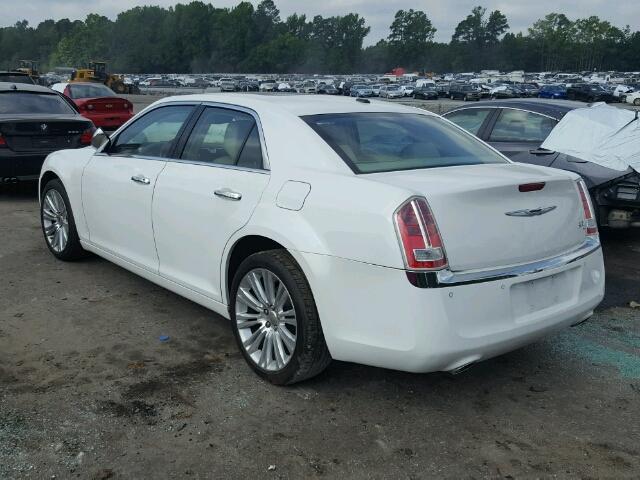 2C3CA6CT8BH536667 - 2011 CHRYSLER 300C WHITE photo 3