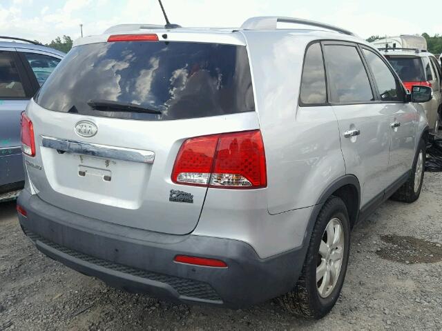 5XYKT3A12BG007831 - 2011 KIA SORENTO BA SILVER photo 4