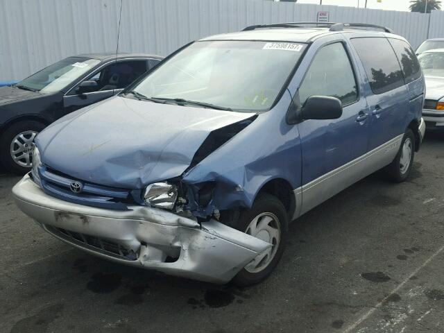 4T3ZF13C7YU230854 - 2000 TOYOTA SIENNA LE BLUE photo 2