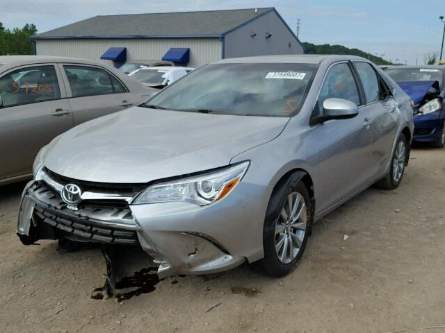 4T1BF1FK3GU508385 - 2016 TOYOTA CAMRY LE SILVER photo 2