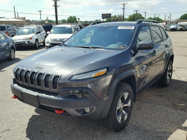 1C4PJMBS2HW646523 - 2017 JEEP CHEROKEE T GRAY photo 2