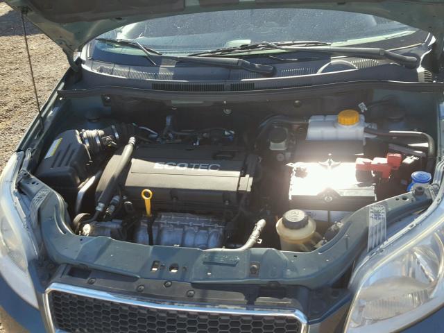 KL1TD6DE8AB127165 - 2010 CHEVROLET AVEO LS BLUE photo 7