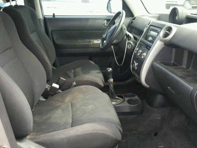 JTLKT334640148731 - 2004 TOYOTA SCION XB ნაცრისფერი ფოტო 5