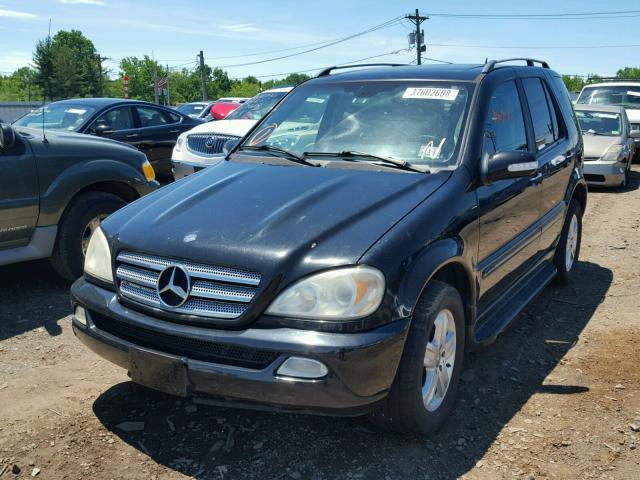 4JGAB75E35A551399 - 2005 MERCEDES-BENZ ML 500 BLACK photo 2