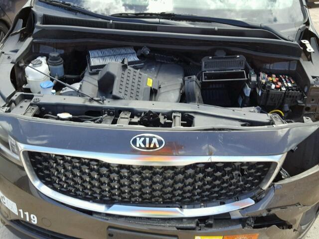 KNDMB5C17G6158985 - 2016 KIA SEDONA LX BLACK photo 7