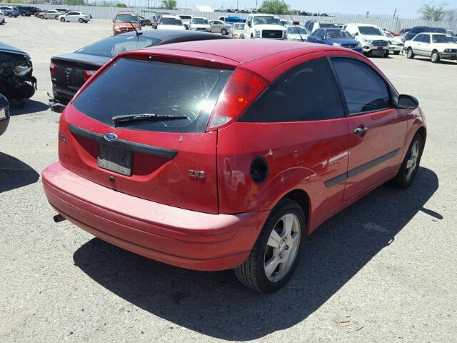 3FAFP31343R123181 - 2003 FORD FOCUS ZX3 RED photo 4