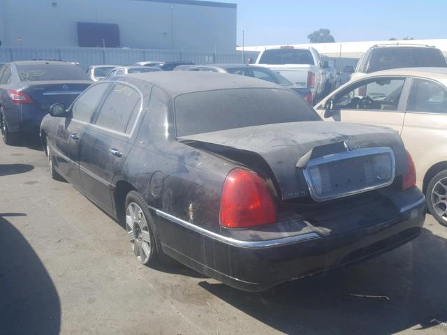 1LNHM83W93Y653420 - 2003 LINCOLN TOWN CAR C BLACK photo 3