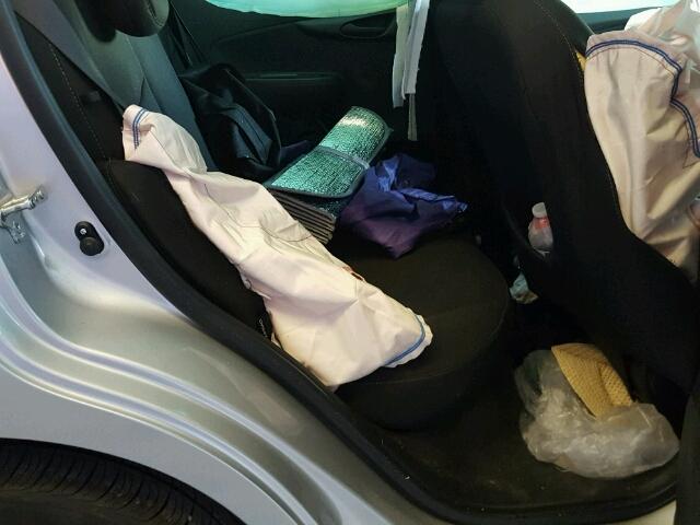 KL8CD6SA7HC745616 - 2017 CHEVROLET SPARK 1LT Серебристый фото 6