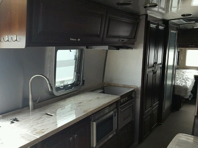 1STJBYP27HJ538853 - 2017 AIRS TRAILER SILVER photo 6