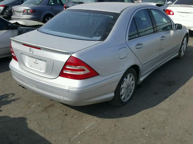 WDBRF52H37A936607 - 2007 MERCEDES-BENZ C SILVER photo 4