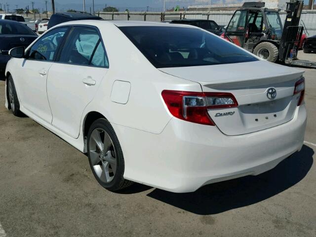 4T1BF1FK9EU413679 - 2014 TOYOTA CAMRY L WHITE photo 3