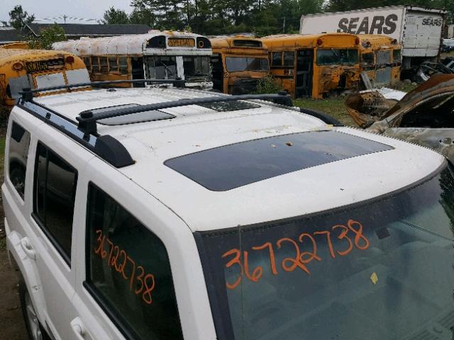 1J8HG58N96C175116 - 2006 JEEP COMMANDER თეთრი ფოტო 9