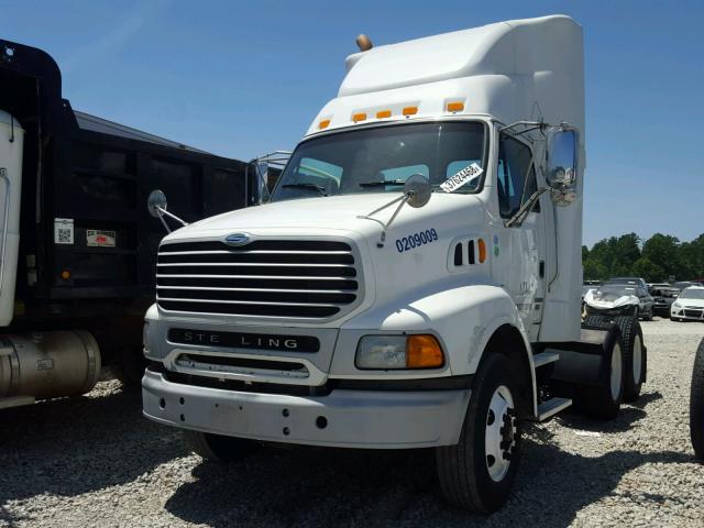 2FWJA3CV09AAL6155 - 2009 STERLING TRUCK A 9500 WHITE photo 2